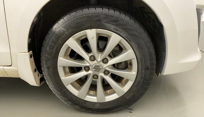 2015 Maruti Ertiga ZXI, Petrol, Manual, 24,957 km, Right Front Wheel