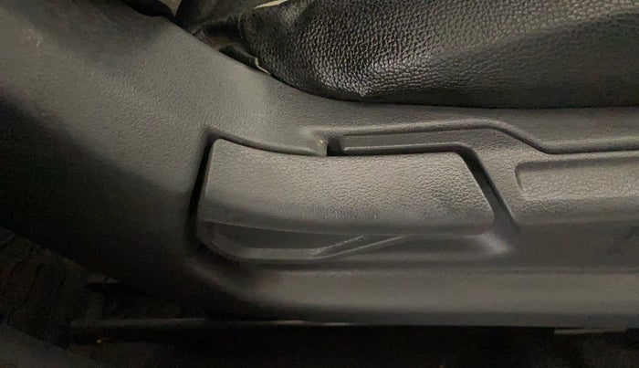 2020 Hyundai GRAND I10 NIOS MAGNA 1.2 KAPPA VTVT, Petrol, Manual, 33,932 km, Driver Side Adjustment Panel