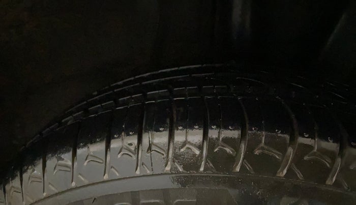 2020 Hyundai GRAND I10 NIOS MAGNA 1.2 KAPPA VTVT, Petrol, Manual, 33,932 km, Left Rear Tyre Tread