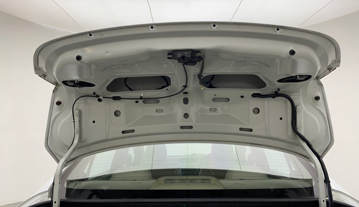 2014 Maruti Ciaz ZXI, Petrol, Manual, 63,412 km, Boot Door Open