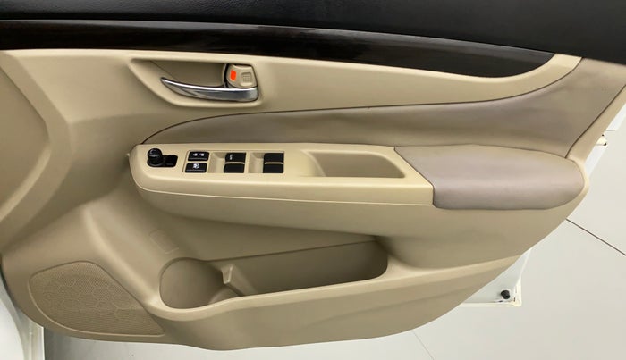 2014 Maruti Ciaz ZXI, Petrol, Manual, 63,412 km, Driver Side Door Panels Control