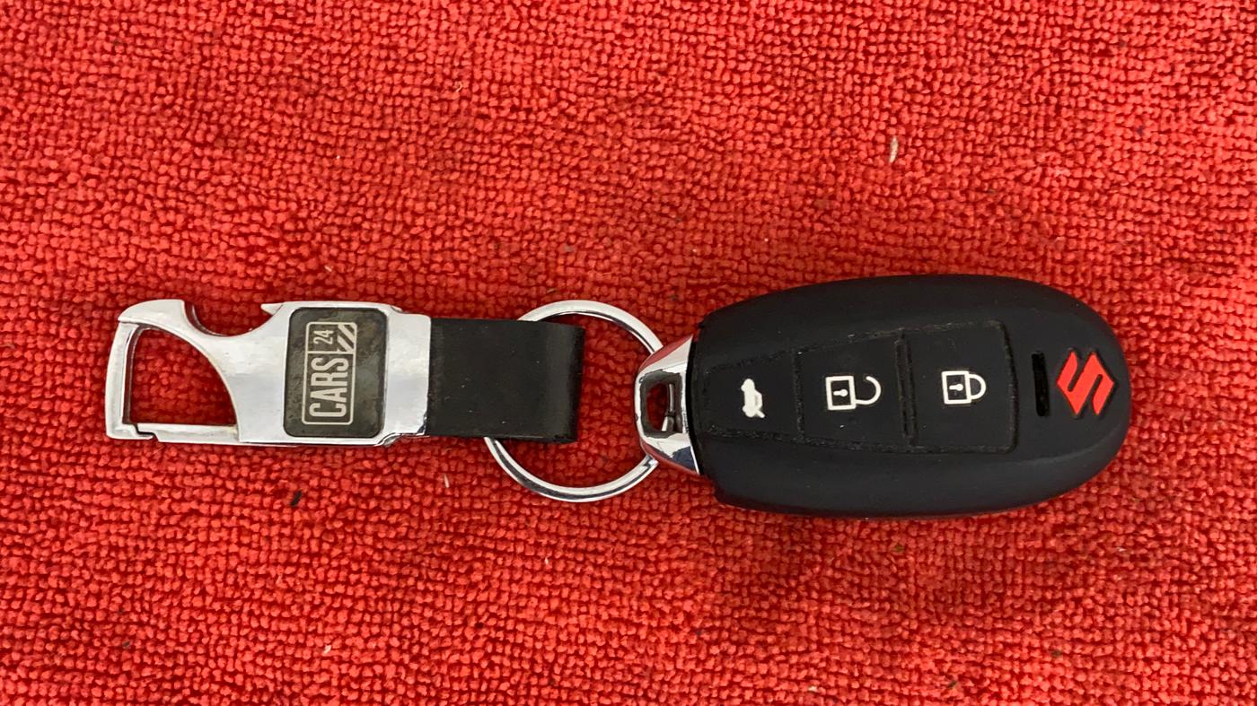 2014 Maruti Ciaz ZXI, Petrol, Manual, 63,412 km, Key Close Up