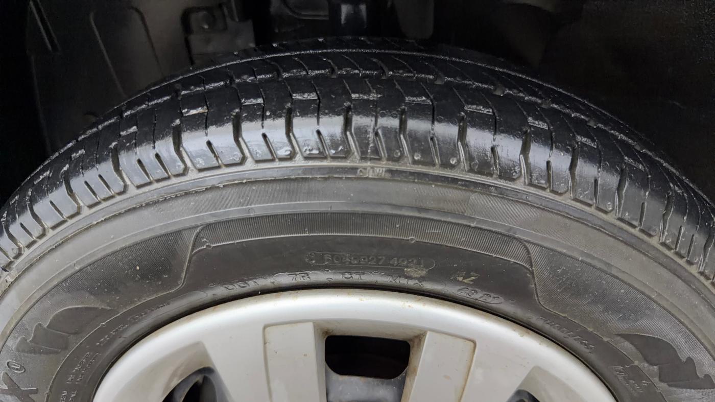 2016 Renault Kwid RXT 0.8, Petrol, Manual, 77,189 km, Left Front Tyre Tread