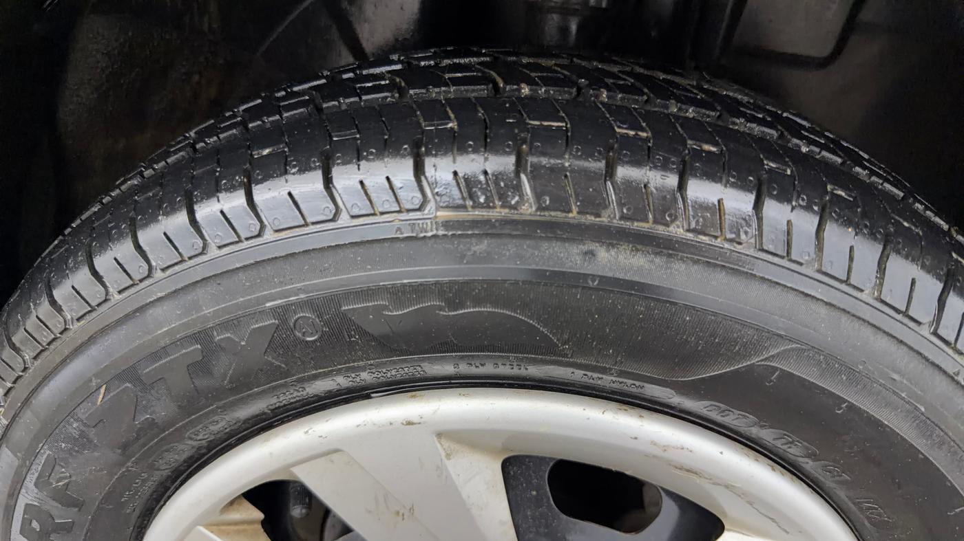 2016 Renault Kwid RXT 0.8, Petrol, Manual, 77,189 km, Right Front Tyre Tread