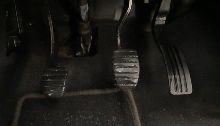 2017 Renault Duster RXL PETROL, Petrol, Manual, 42,528 km, Pedals