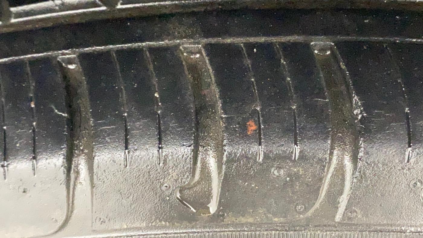 2017 Renault Duster RXL PETROL, Petrol, Manual, 42,541 km, Right Rear Tyre Tread