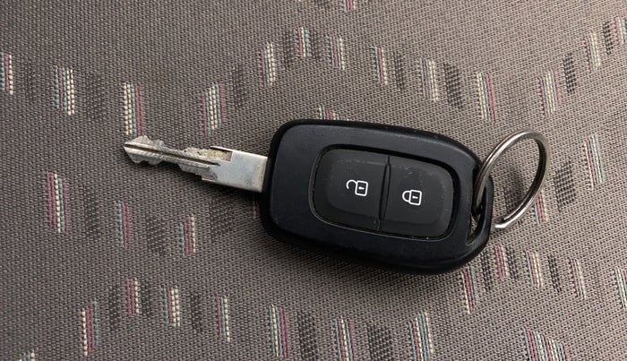 2017 Renault Duster RXL PETROL, Petrol, Manual, 42,528 km, Key Close Up