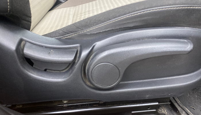 2018 Hyundai Elite i20 ASTA 1.2  CVT, Petrol, Automatic, 68,806 km, Driver Side Adjustment Panel