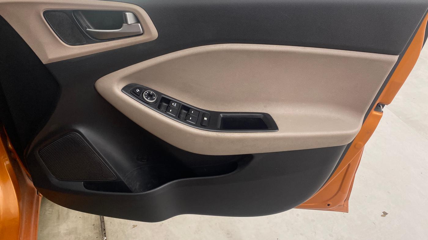 2018 Hyundai Elite i20 ASTA 1.2  CVT, Petrol, Automatic, 68,806 km, Driver Side Door Panels Control