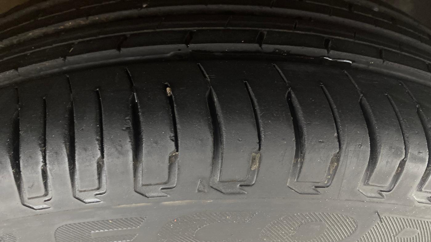 2018 Hyundai Elite i20 ASTA 1.2  CVT, Petrol, Automatic, 68,806 km, Right Front Tyre Tread
