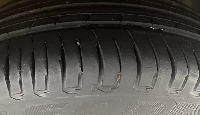 2018 Hyundai Elite i20 ASTA 1.2  CVT, Petrol, Automatic, 68,806 km, Right Front Tyre Tread