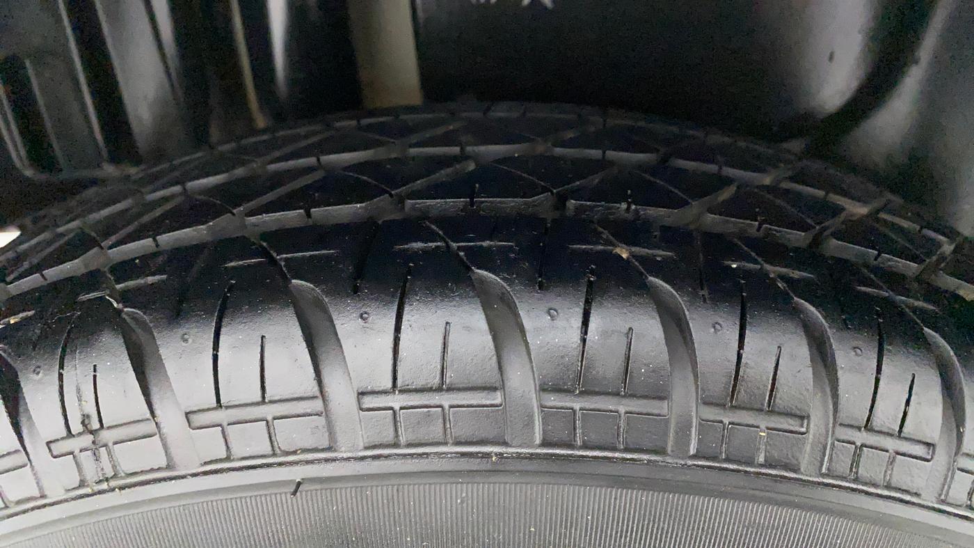 2015 Maruti Swift Dzire VDI ABS, Diesel, Manual, 1,08,268 km, Right Rear Tyre Tread