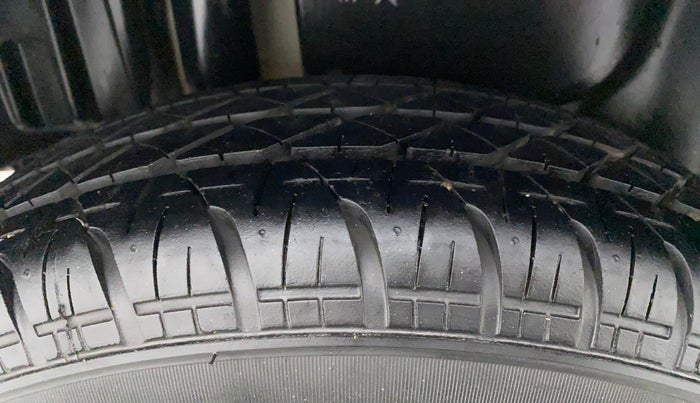 2015 Maruti Swift Dzire VDI ABS, Diesel, Manual, 1,08,268 km, Right Rear Tyre Tread