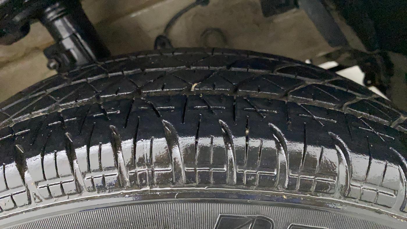2015 Maruti Swift Dzire VDI ABS, Diesel, Manual, 1,08,268 km, Right Front Tyre Tread