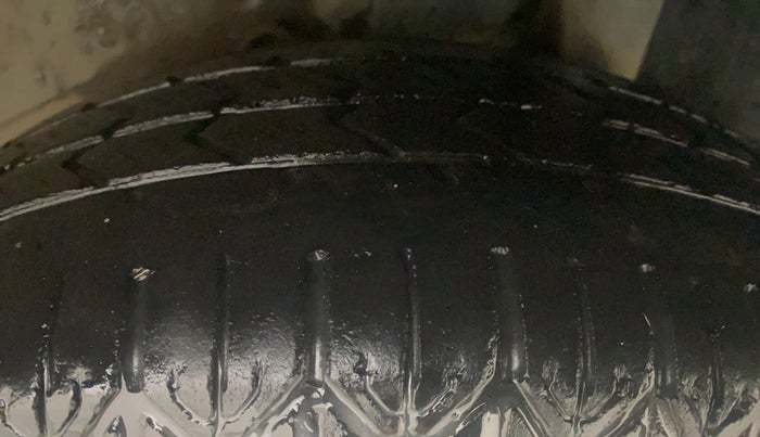 2014 Ford Figo EXI 1.2 PETROL, Petrol, Manual, 1,11,013 km, Left Rear Tyre Tread