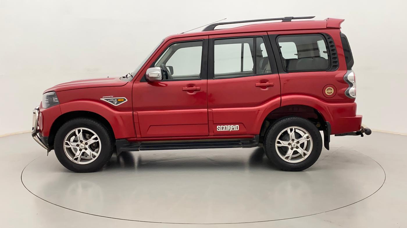 2017 Mahindra Scorpio S10 AT, Diesel, Automatic, 70,369 km, Left Side