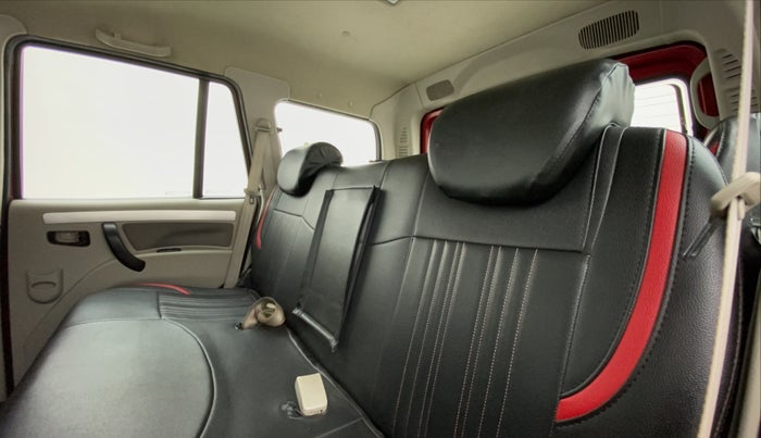 2017 Mahindra Scorpio S10 AT, Diesel, Automatic, 70,369 km, Right Side Rear Door Cabin