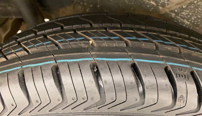 2016 Maruti Wagon R 1.0 VXI, Petrol, Manual, 67,756 km, Right Rear Tyre Tread