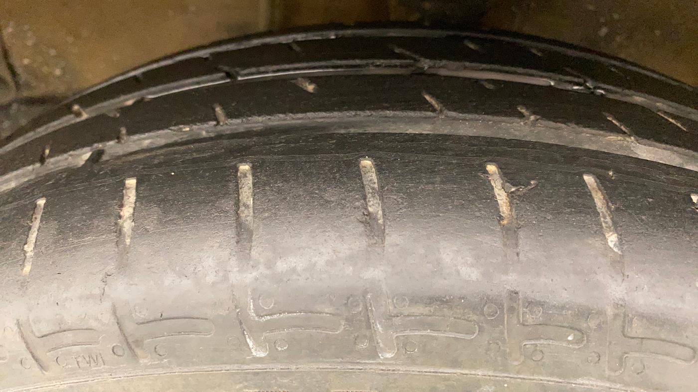 2016 Maruti Wagon R 1.0 VXI, Petrol, Manual, 67,756 km, Left Front Tyre Tread