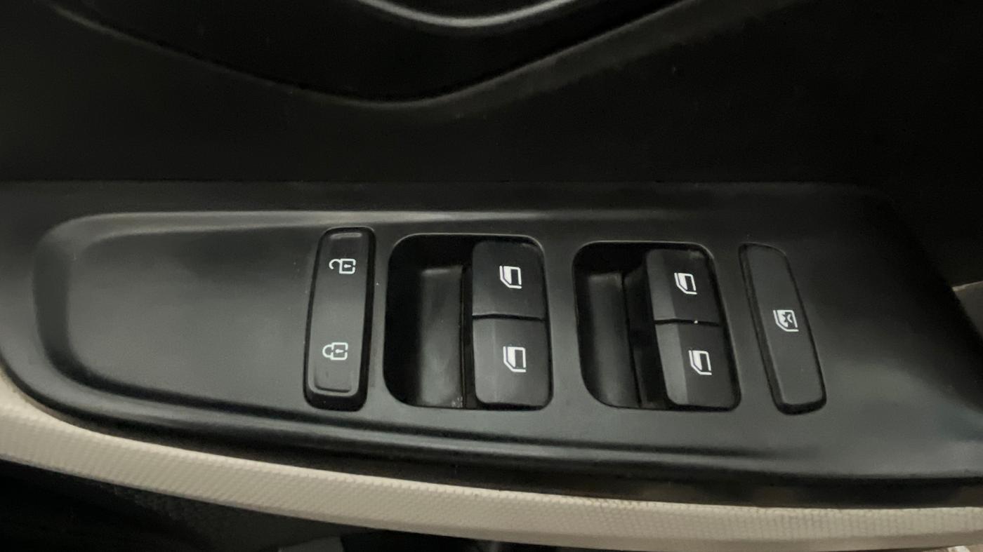 2024 Hyundai Creta E 1.5 DIESEL, Diesel, Manual, 65,368 km, Driver Side Door Panels Control