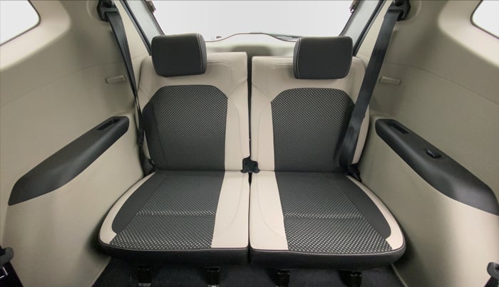 2022 Renault TRIBER 1.0 RXZ, Petrol, Manual, 3,449 km, Third Seat Row ( optional )
