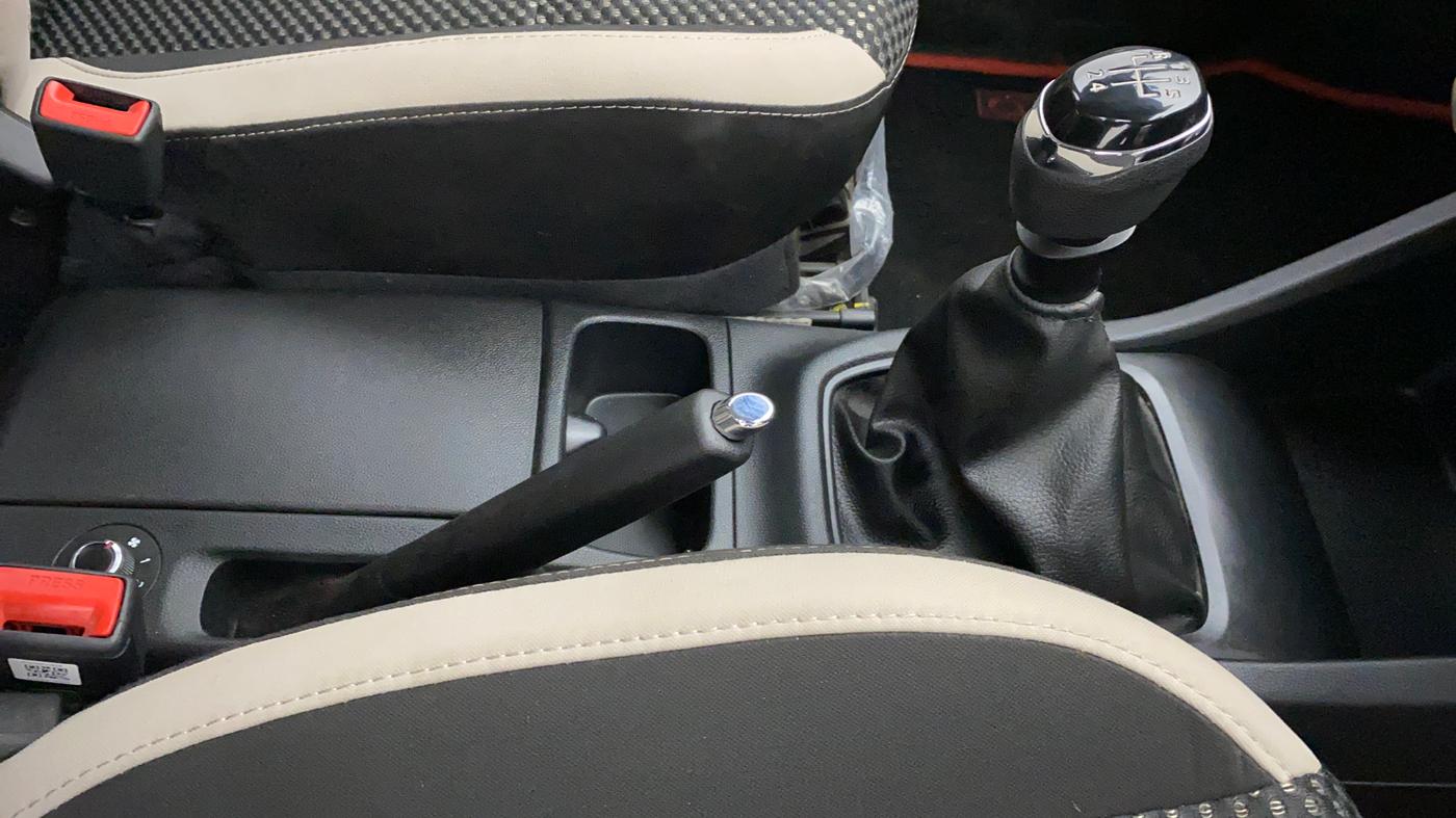 2022 Renault TRIBER 1.0 RXZ, Petrol, Manual, 3,449 km, Gear Lever