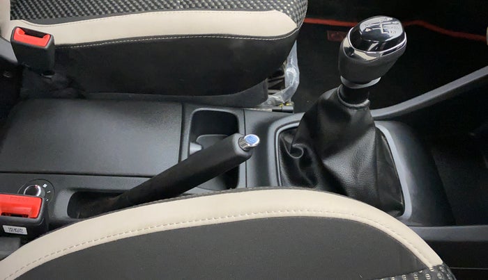 2022 Renault TRIBER 1.0 RXZ, Petrol, Manual, 3,449 km, Gear Lever