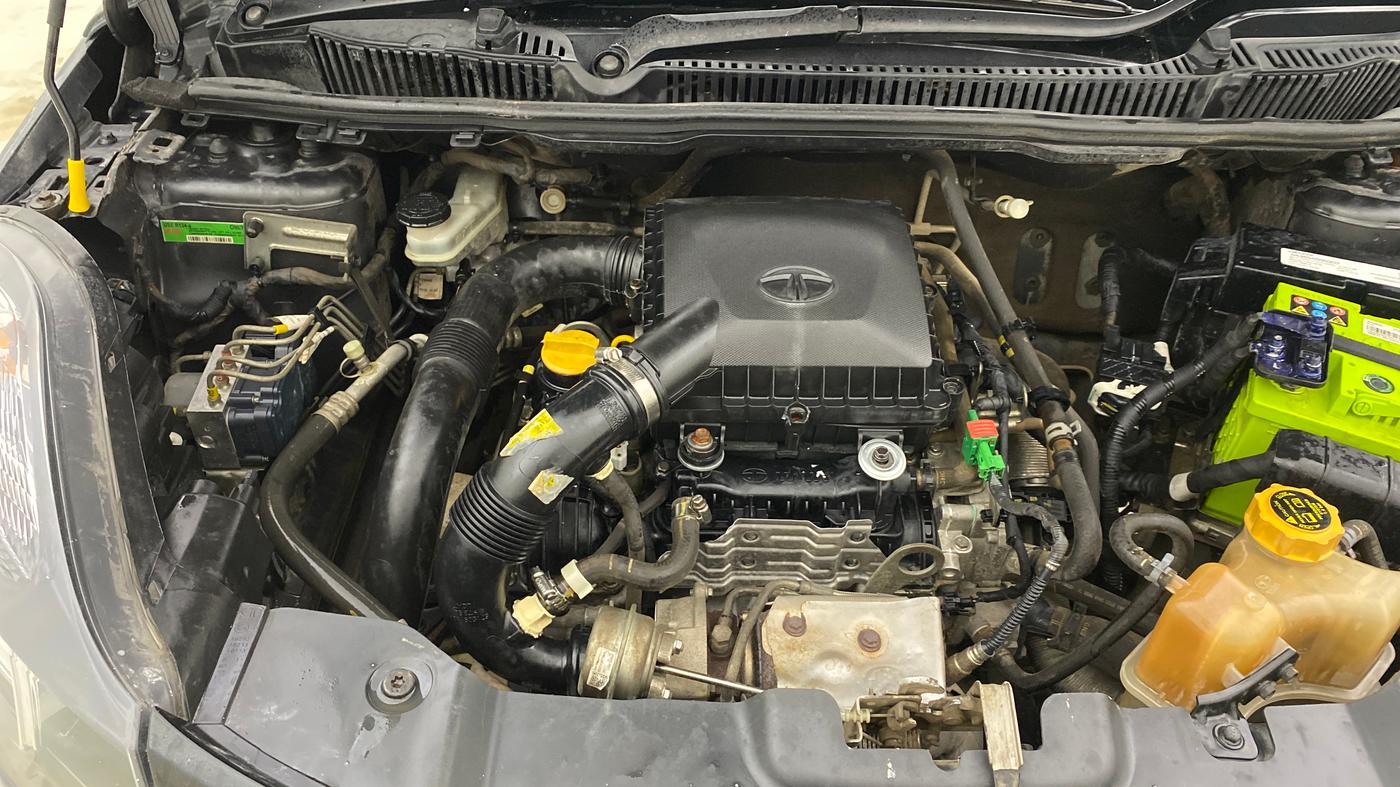 2018 Tata NEXON XM PETROL, Petrol, Manual, 1,18,173 km, Engine View - Right
