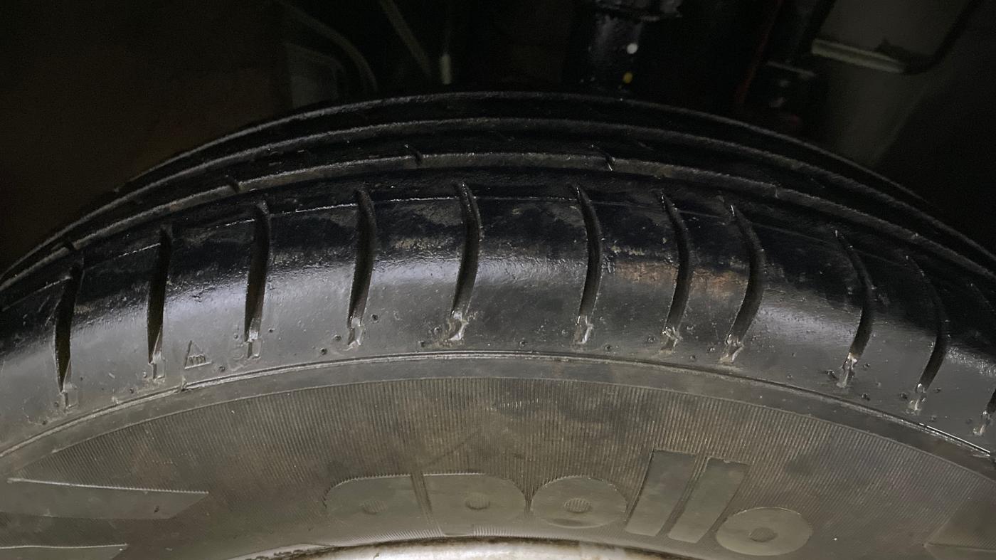 2015 Renault Kwid RXL, Petrol, Manual, 53,100 km, Right Front Tyre Tread