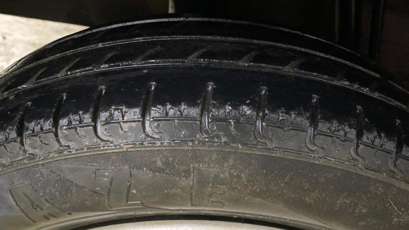 2015 Renault Kwid RXL, Petrol, Manual, 53,100 km, Right Rear Tyre Tread