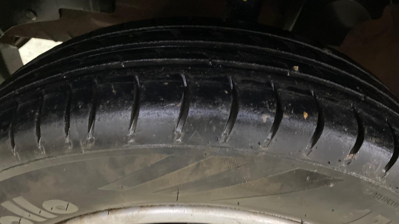 2015 Renault Kwid RXL, Petrol, Manual, 53,100 km, Left Front Tyre Tread