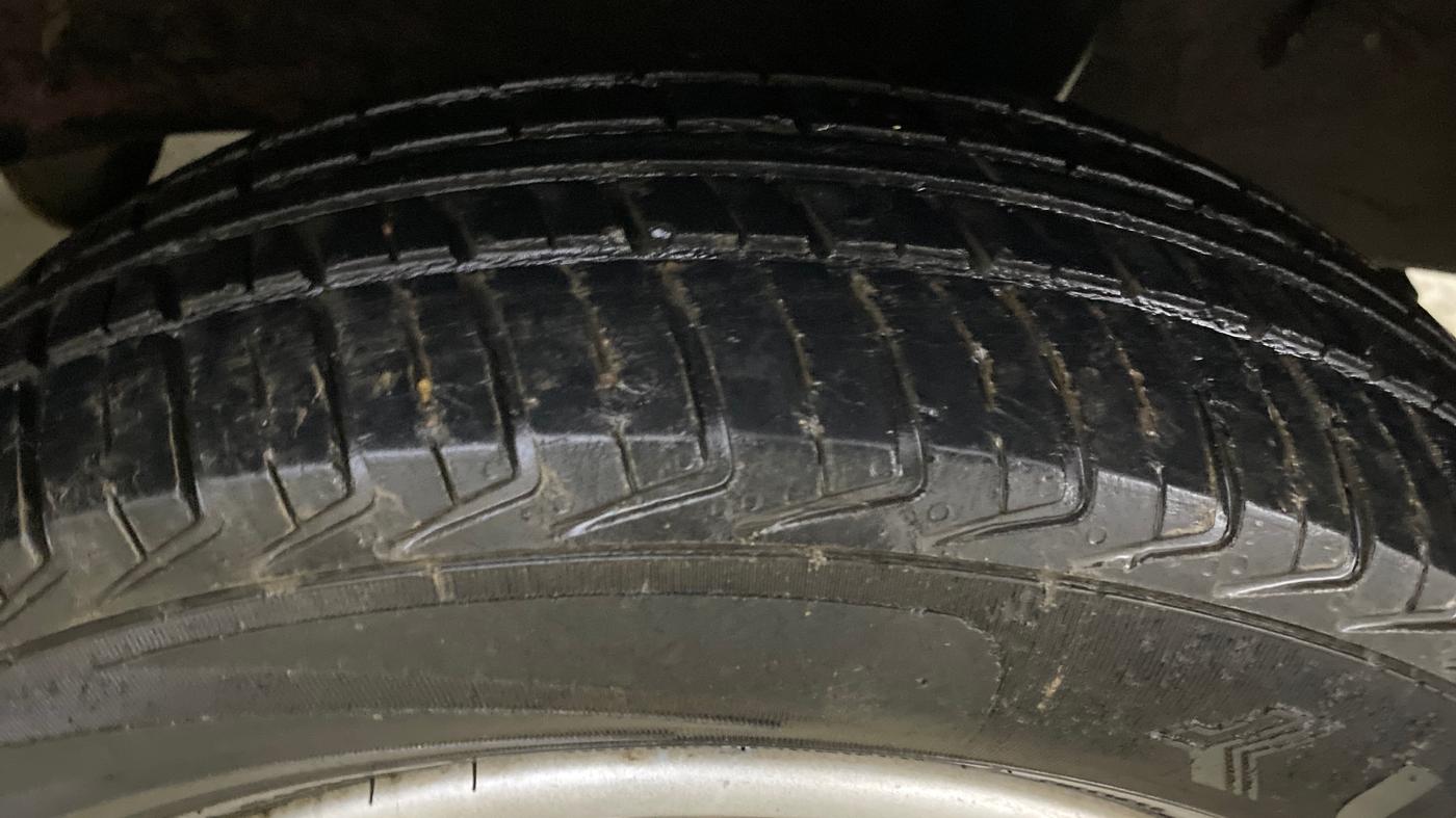 2015 Renault Kwid RXL, Petrol, Manual, 53,100 km, Left Rear Tyre Tread