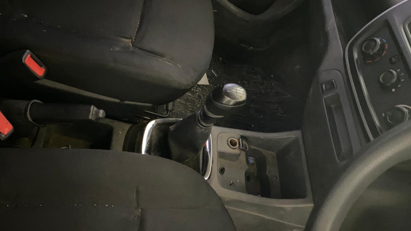 2015 Renault Kwid RXL, Petrol, Manual, 53,100 km, Gear Lever