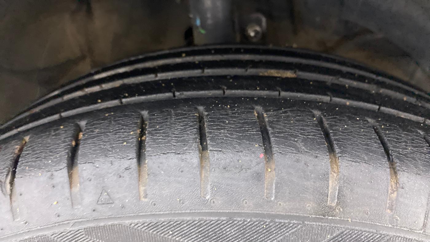 2019 Maruti Baleno ZETA PETROL 1.2, Petrol, Manual, 44,731 km, Right Front Tyre Tread