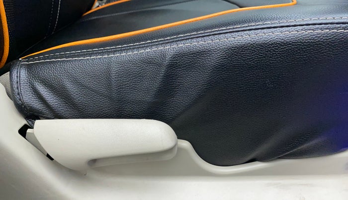 2020 Maruti Celerio VXI, Petrol, Manual, 32,760 km, Driver Side Adjustment Panel