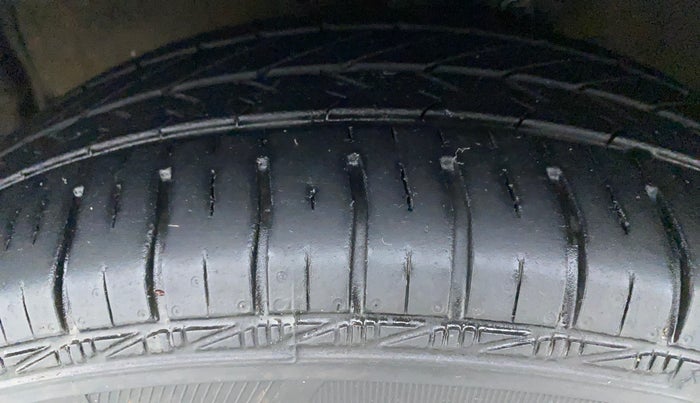 2020 Maruti Celerio VXI, Petrol, Manual, 32,760 km, Left Front Tyre Tread