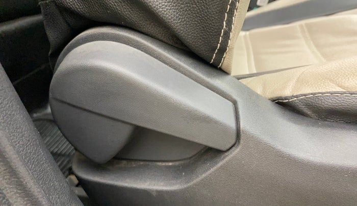 2022 Nissan MAGNITE XE, Petrol, Manual, 30,713 km, Driver Side Adjustment Panel