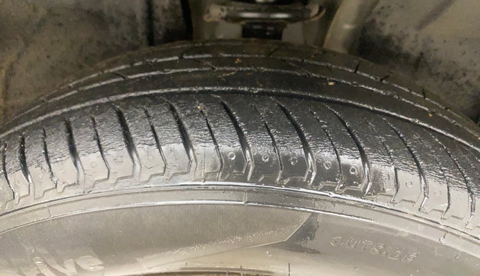 2022 Nissan MAGNITE XE, Petrol, Manual, 30,713 km, Right Front Tyre Tread