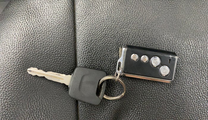 2022 Nissan MAGNITE XE, Petrol, Manual, 30,713 km, Key Close Up