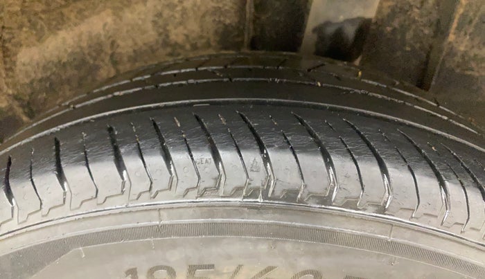 2022 Nissan MAGNITE XE, Petrol, Manual, 30,713 km, Left Rear Tyre Tread