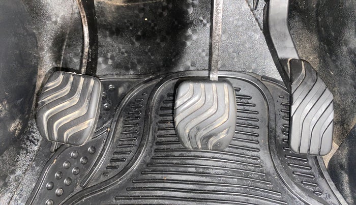 2022 Nissan MAGNITE XE, Petrol, Manual, 30,713 km, Pedals