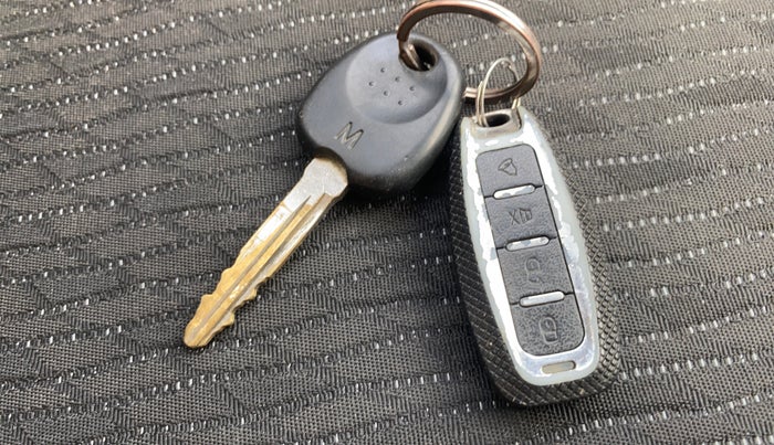 2019 Hyundai NEW SANTRO ERA, Petrol, Manual, 23,988 km, Key Close Up