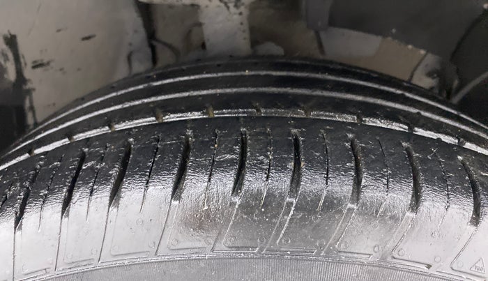 2019 Renault Duster RXS CVT, Petrol, Automatic, 58,502 km, Right Front Tyre Tread