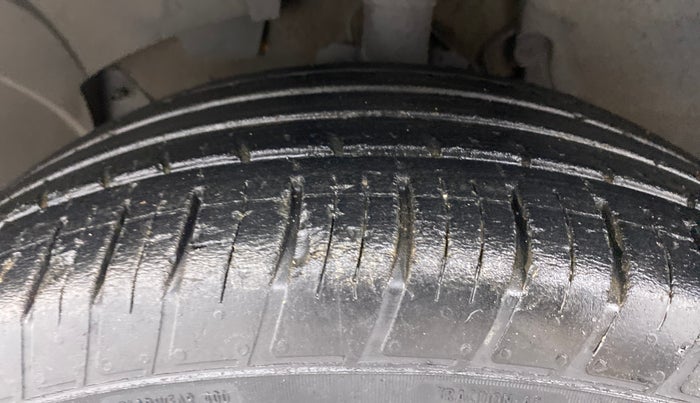 2019 Renault Duster RXS CVT, Petrol, Automatic, 58,502 km, Left Front Tyre Tread