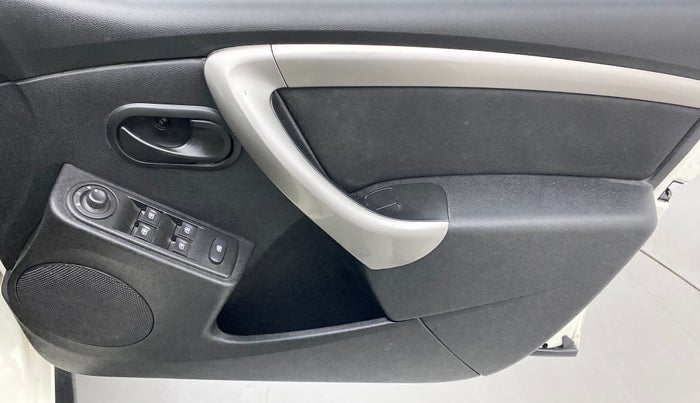 2019 Renault Duster RXS CVT, Petrol, Automatic, 58,502 km, Driver Side Door Panels Control