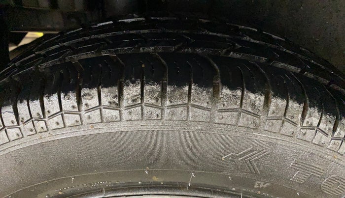 2017 Maruti Swift VXI, Petrol, Manual, 21,684 km, Right Rear Tyre Tread
