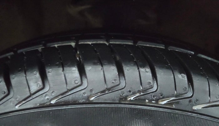 2012 Hyundai i10 ERA 1.1, Petrol, Manual, 52,930 km, Right Front Tyre Tread