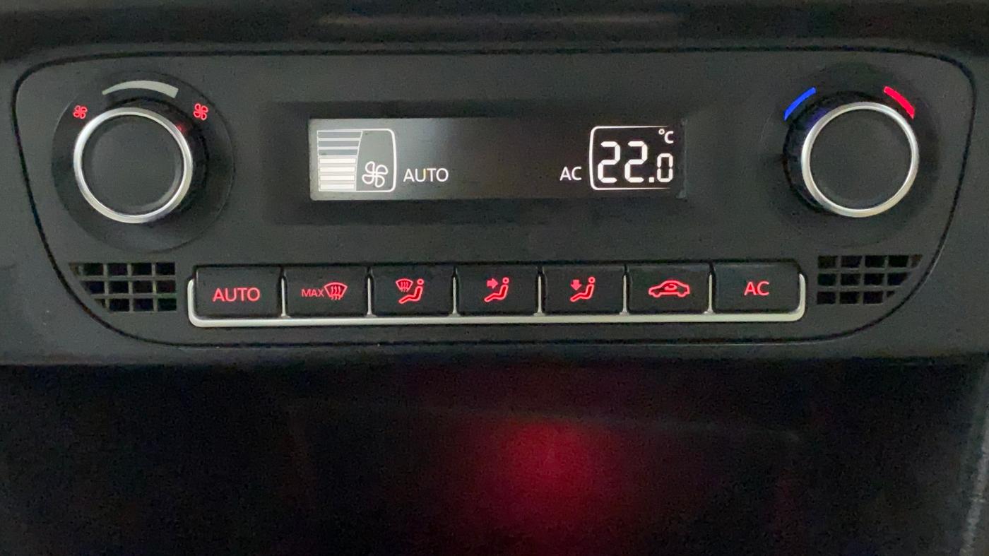 2013 Volkswagen Polo HIGHLINE1.2L, Petrol, Manual, 73,659 km, Automatic Climate Control