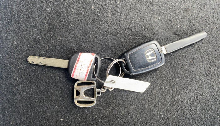 2019 Honda WR-V 1.2L I-VTEC VX MT, Petrol, Manual, 41,644 km, Key Close Up