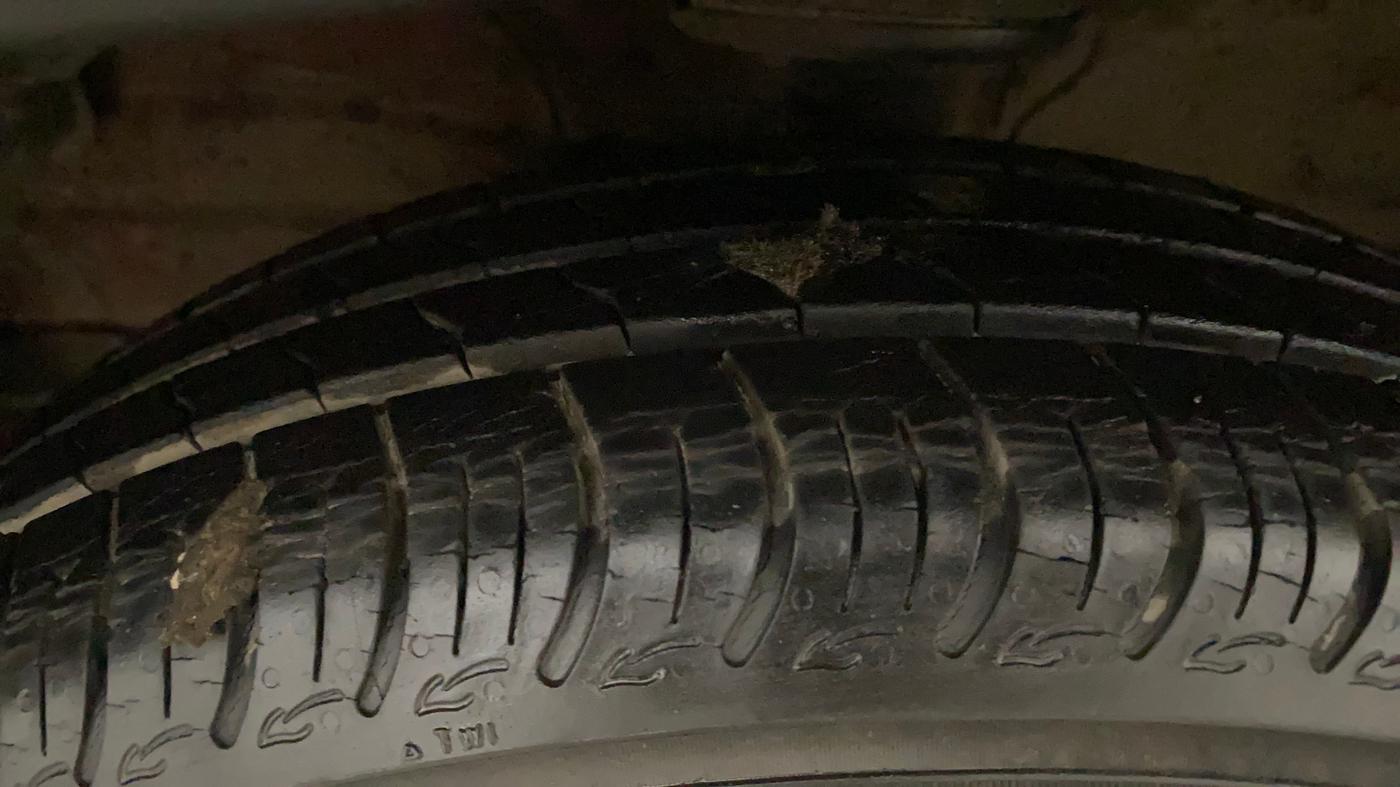 2021 Maruti S PRESSO VXI PLUS AMT, Petrol, Automatic, 23,848 km, Left Front Tyre Tread